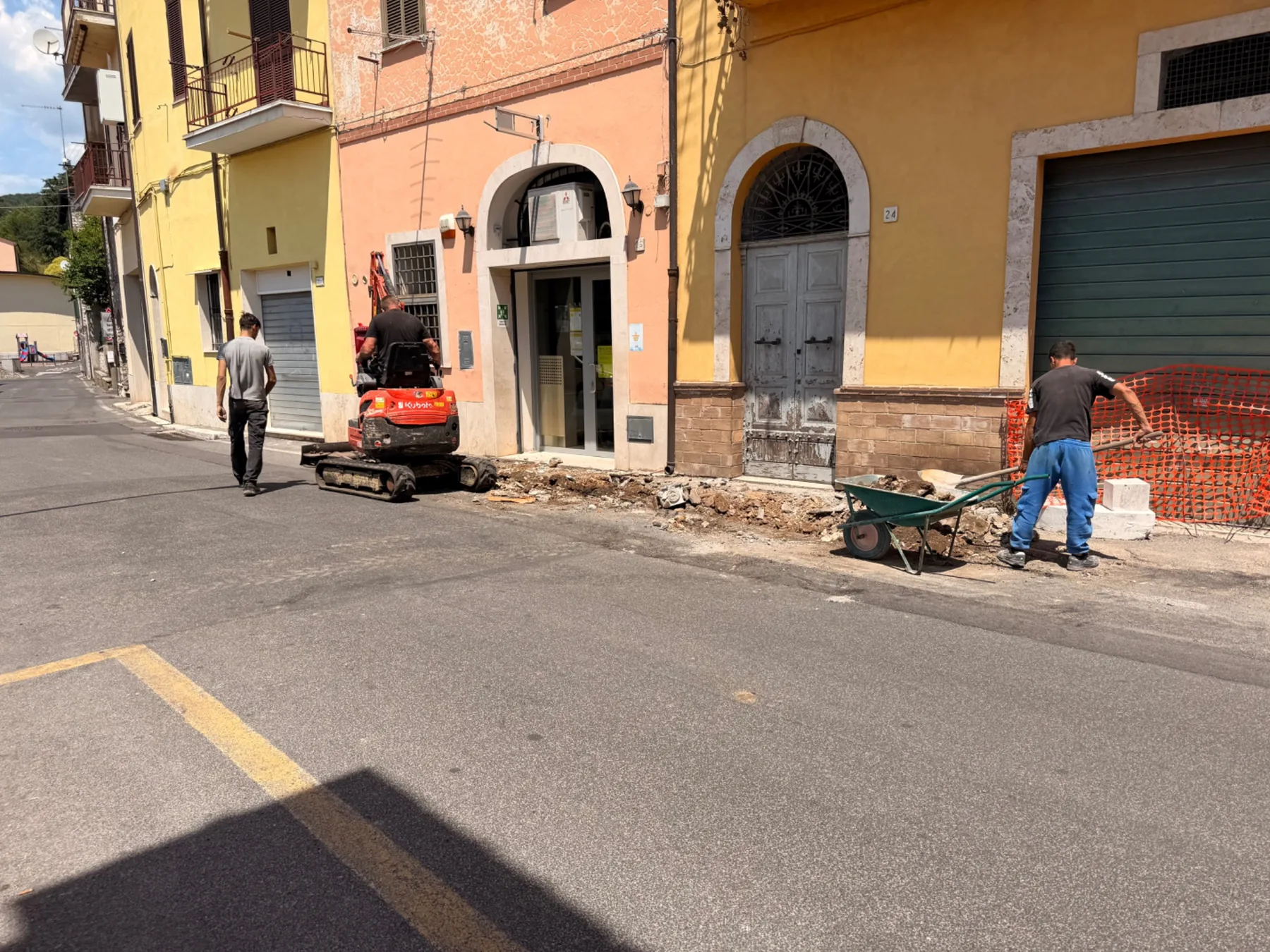Marciapiede durante la demolizione
